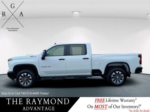 Used 2024 Chevrolet Silverado 2500 Custom w/ Custom Value Package AWD/4WD image 4