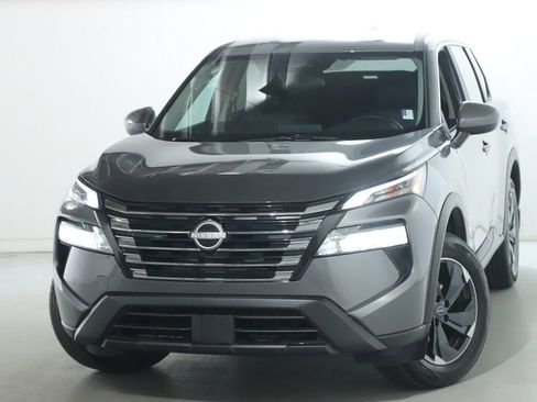 Certified 2026 Nissan Rogue SV image 3