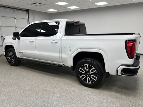 Used 2024 GMC Sierra 1500 AT4 w/ Technology Package AWD/4WD image 7