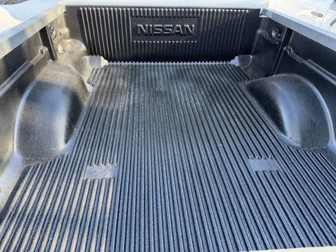 Used 2006 Nissan Frontier XE w/ (G01) XE Preferred Pkg image 14