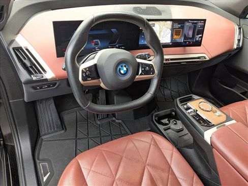 Used 2023 BMW iX xDrive50 w/ Premium Package image 12