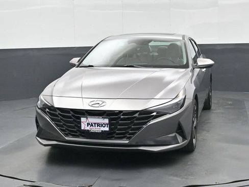 Used 2023 Hyundai Elantra Limited image 8