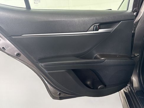 Used 2024 Toyota Camry SE image 25