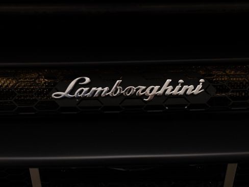 Used 2020 Lamborghini Huracan EVO image 42