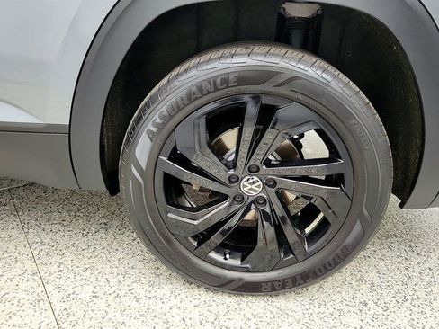 Used 2023 Volkswagen Atlas SE image 9