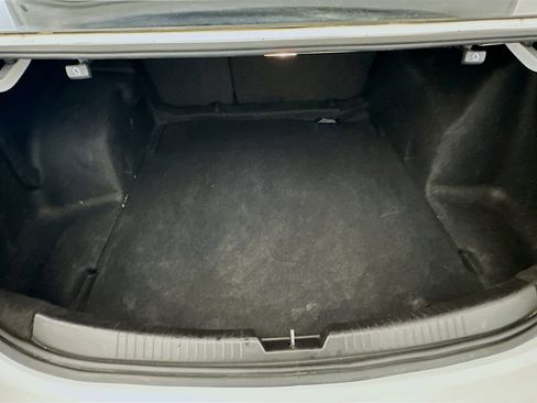 Used 2017 Chevrolet Malibu LT image 29