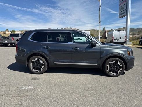 Used 2024 Kia Telluride S image 15