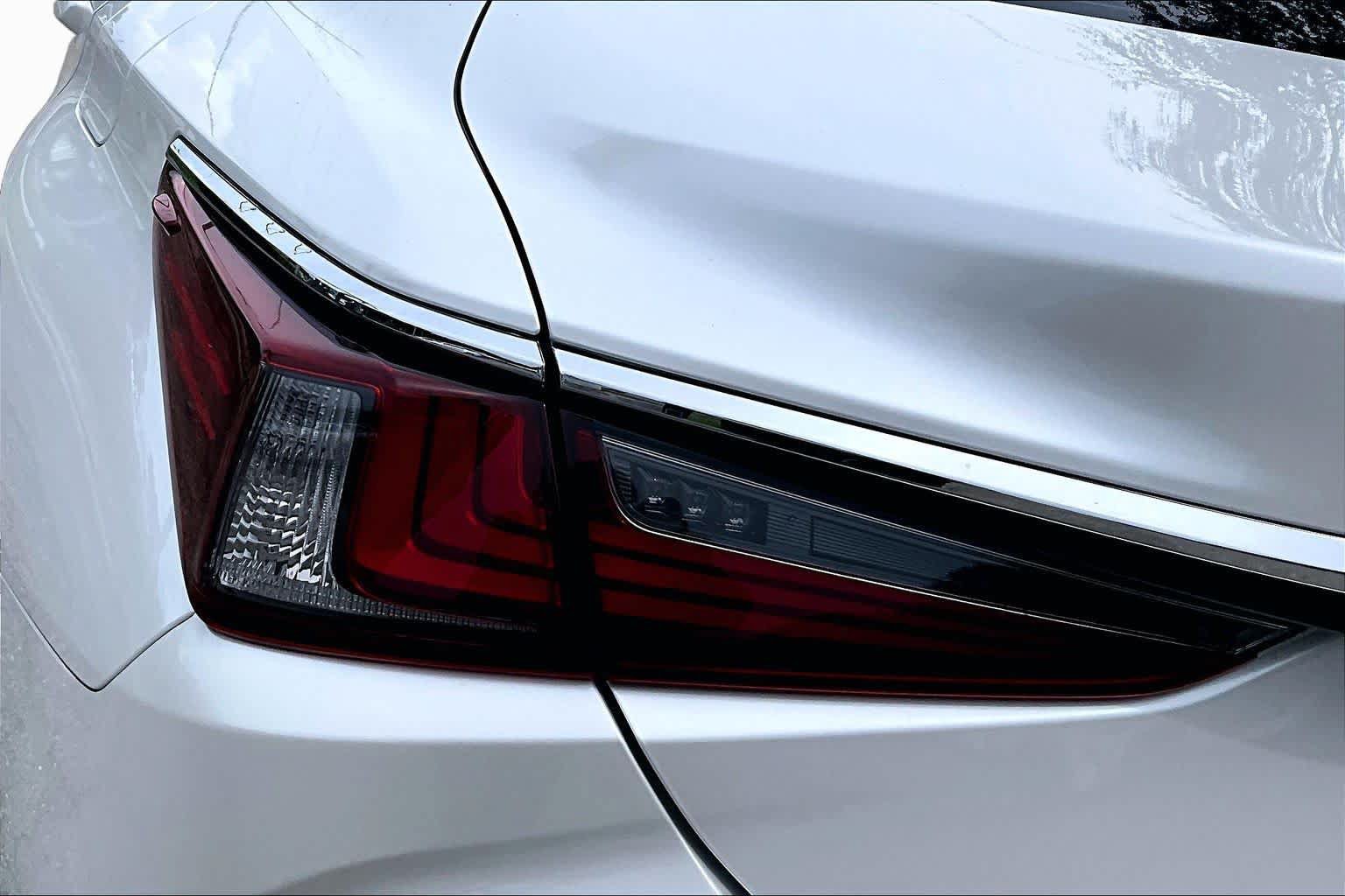 Used 2025 Lexus ES 350 w/ Premium Package FWD image 29