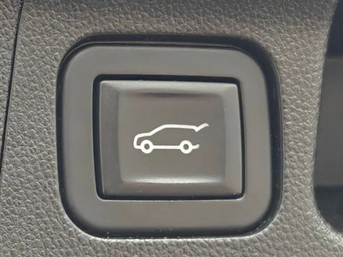 Used 2019 GMC Acadia SLE FWD image 33