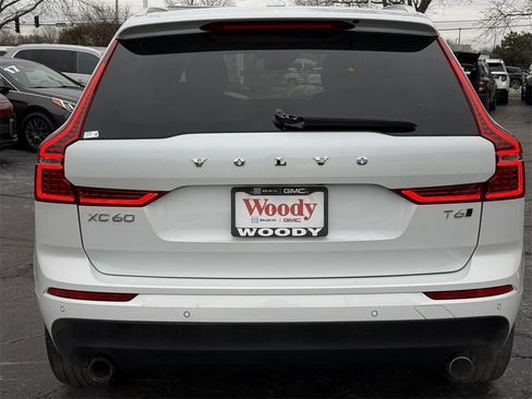 Used 2020 Volvo XC60 T6 Momentum image 7