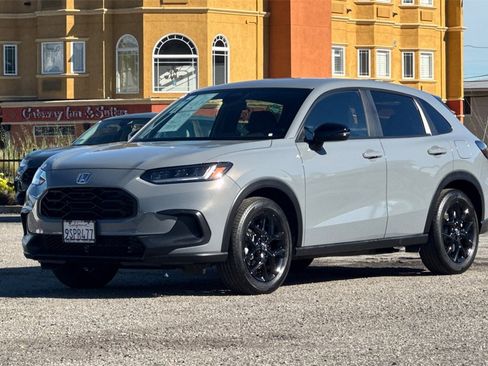 Certified 2025 Honda HR-V Sport image 8