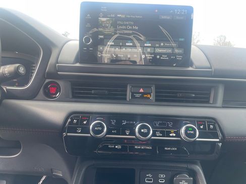 New 2025 Honda Pilot Black Edition image 18