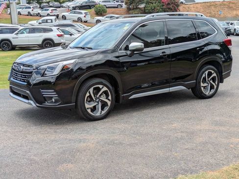 Used 2024 Subaru Forester Touring w/ Convenience Package AWD/4WD image 2