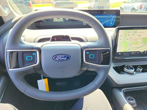 New 2026 Ford Expedition Active AWD/4WD image 16