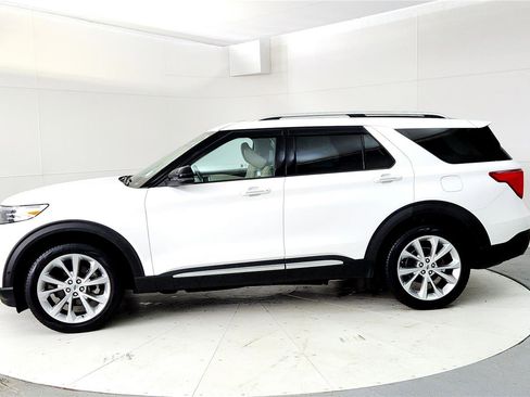 Used 2021 Ford Explorer Platinum w/ Equipment Group 601A image 3