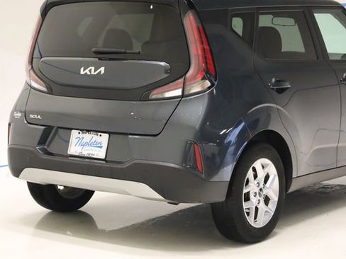 Used 2025 Kia Soul LX w/ LX Technology Package FWD image 6