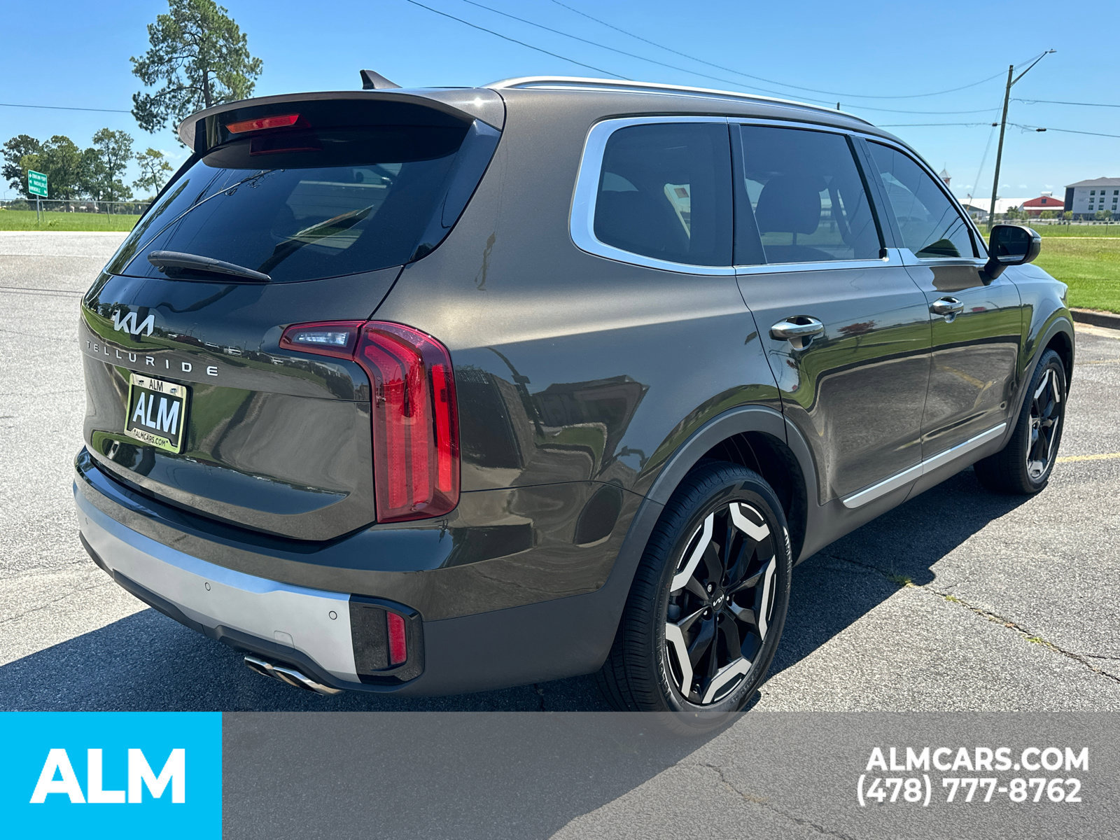 Used 2024 Kia Telluride S w/ S Sunroof Package FWD image 5