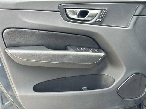 Used 2018 Volvo XC60 T6 Momentum w/ Convenience Package AWD/4WD image 17
