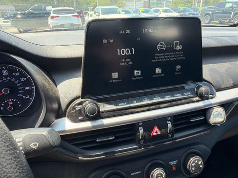 Used 2021 Kia Forte LXS FWD image 7