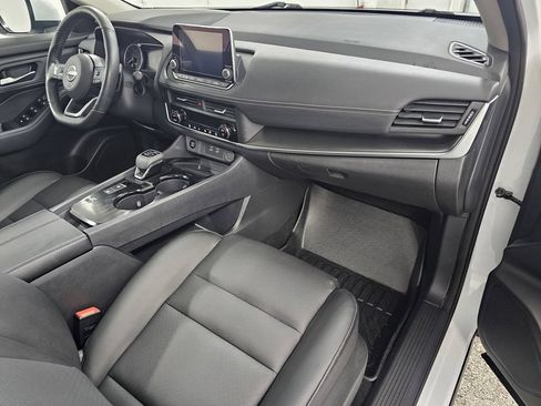 Used 2024 Nissan Rogue SV w/ SV Premium Package FWD image 11