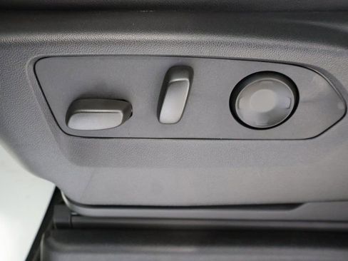 New 2025 Chevrolet Suburban Premier image 15