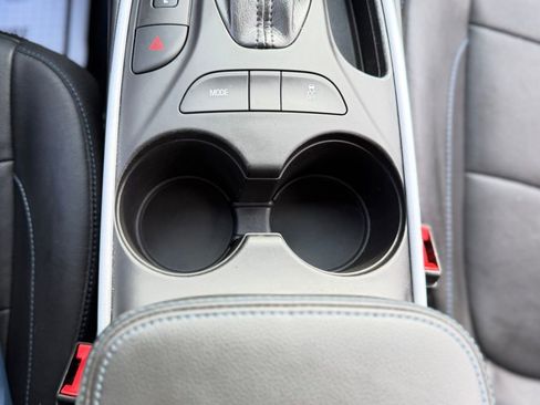 Used 2017 Chevrolet Volt LT w/ Comfort Package image 19