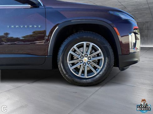 Used 2023 Chevrolet Traverse LT image 8