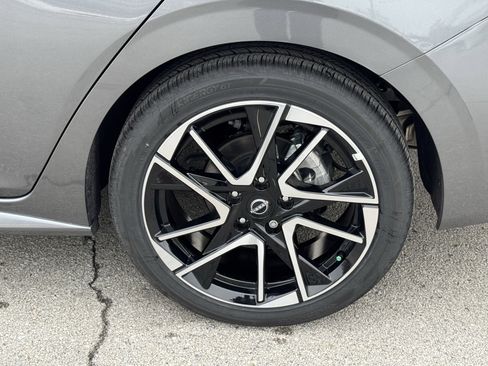 Certified 2025 Nissan Sentra SR w/ SR Premium Package image 39