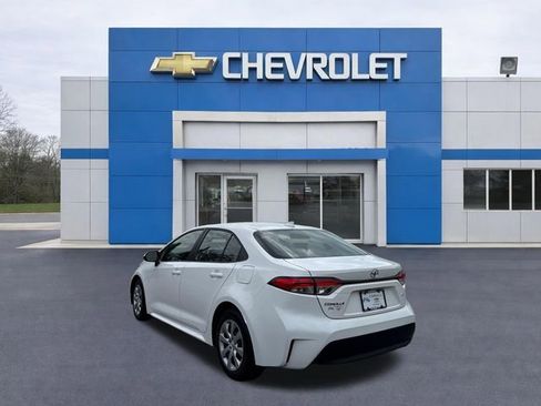 Used 2024 Toyota Corolla LE FWD image 5