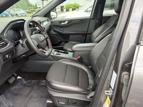 Certified 2025 Ford Escape ST-Line Select AWD/4WD image 9