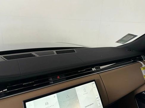 New 2026 Land Rover Range Rover Long Wheelbase SE AWD/4WD image 31