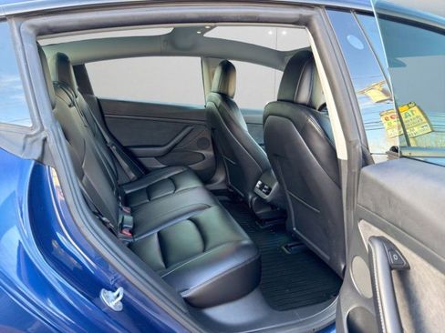 Used 2023 Tesla Model 3 Performance image 12
