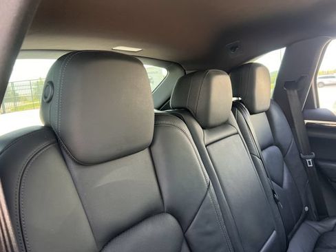 Used 2016 Porsche Cayenne AWD/4WD image 30