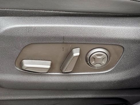 Used 2025 Kia Carnival SX FWD image 13