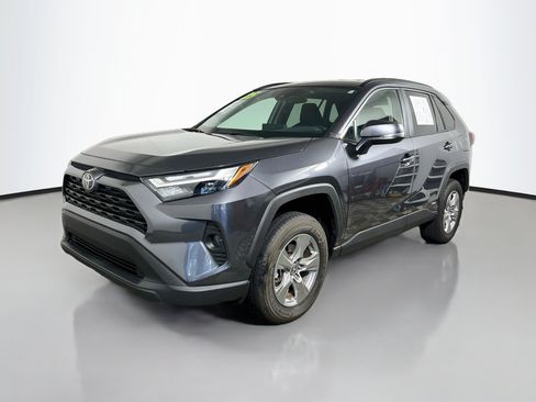 Used 2025 Toyota RAV4 XLE AWD/4WD image 10