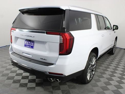 New 2026 GMC Yukon XL Denali Ultimate w/ LPO, Floor Liner Package AWD/4WD image 33