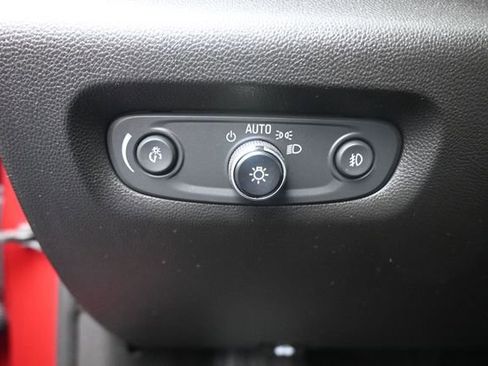 Used 2021 Chevrolet Traverse LT FWD image 16