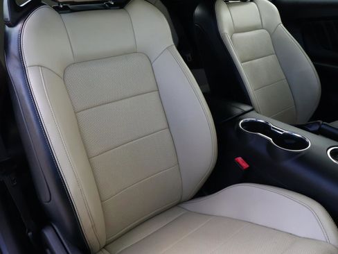 Used 2015 Ford Mustang Premium image 15