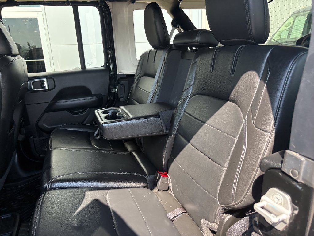 Used 2022 Jeep Wrangler Unlimited Sahara w/ Cold Weather Group AWD/4WD image 19