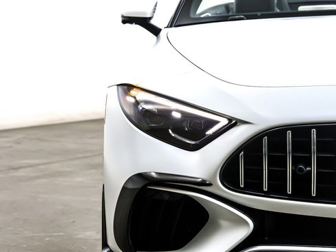 Used 2022 Mercedes-Benz SL 63 AMG 4MATIC w/ AMG Aerodynamic Package image 16