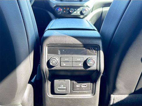 Used 2023 GMC Acadia SLT w/ Technology Package image 24