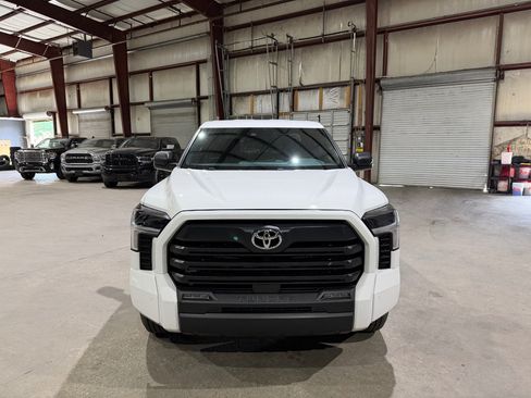 Used 2025 Toyota Tundra SR5 w/ SR5 Convenience Package AWD/4WD image 10