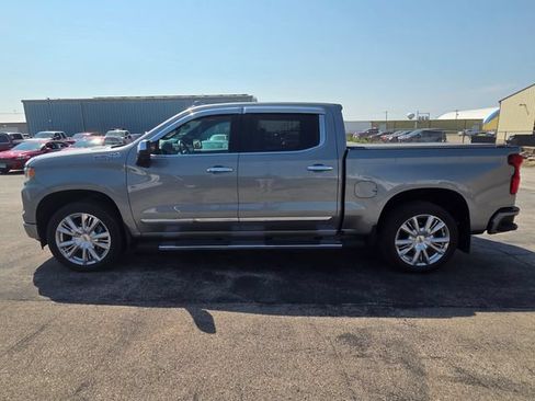 Used 2025 Chevrolet Silverado 1500 High Country w/ Technology Package AWD/4WD image 5