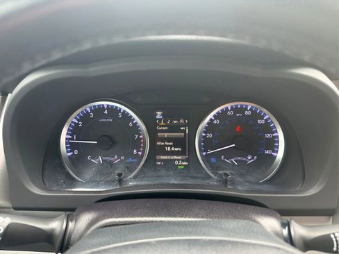 Used 2019 Toyota Highlander Plus FWD image 16