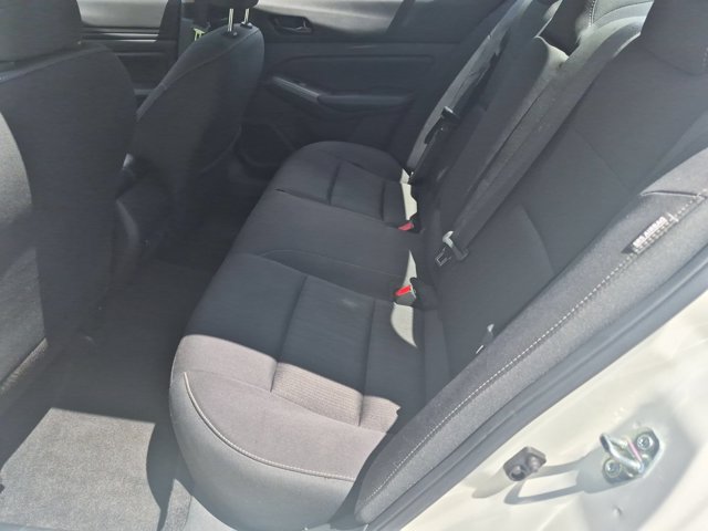 Used 2025 Nissan Altima 2.5 SV FWD image 27