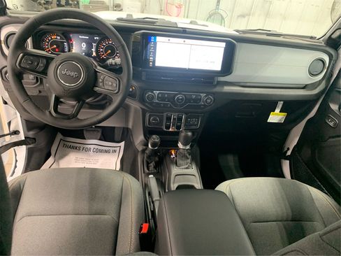 Used 2025 Jeep Wrangler Sport S image 14