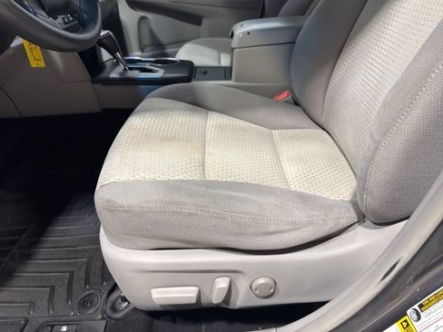 Used 2014 Toyota Camry LE FWD image 23