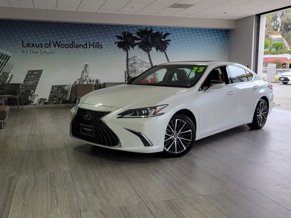 Certified 2025 Lexus ES 300h w/ Premium Package