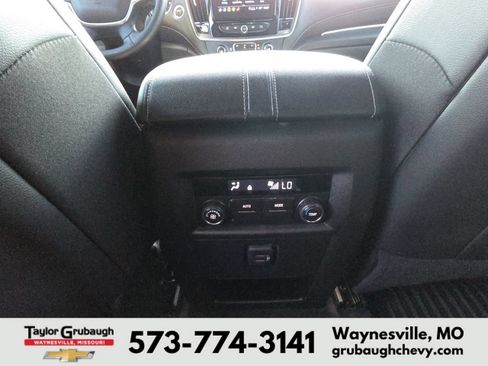 Used 2023 Chevrolet Traverse LT FWD image 30