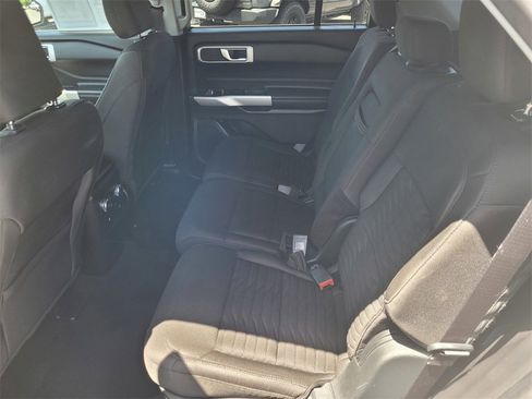 Used 2021 Ford Explorer XLT image 7